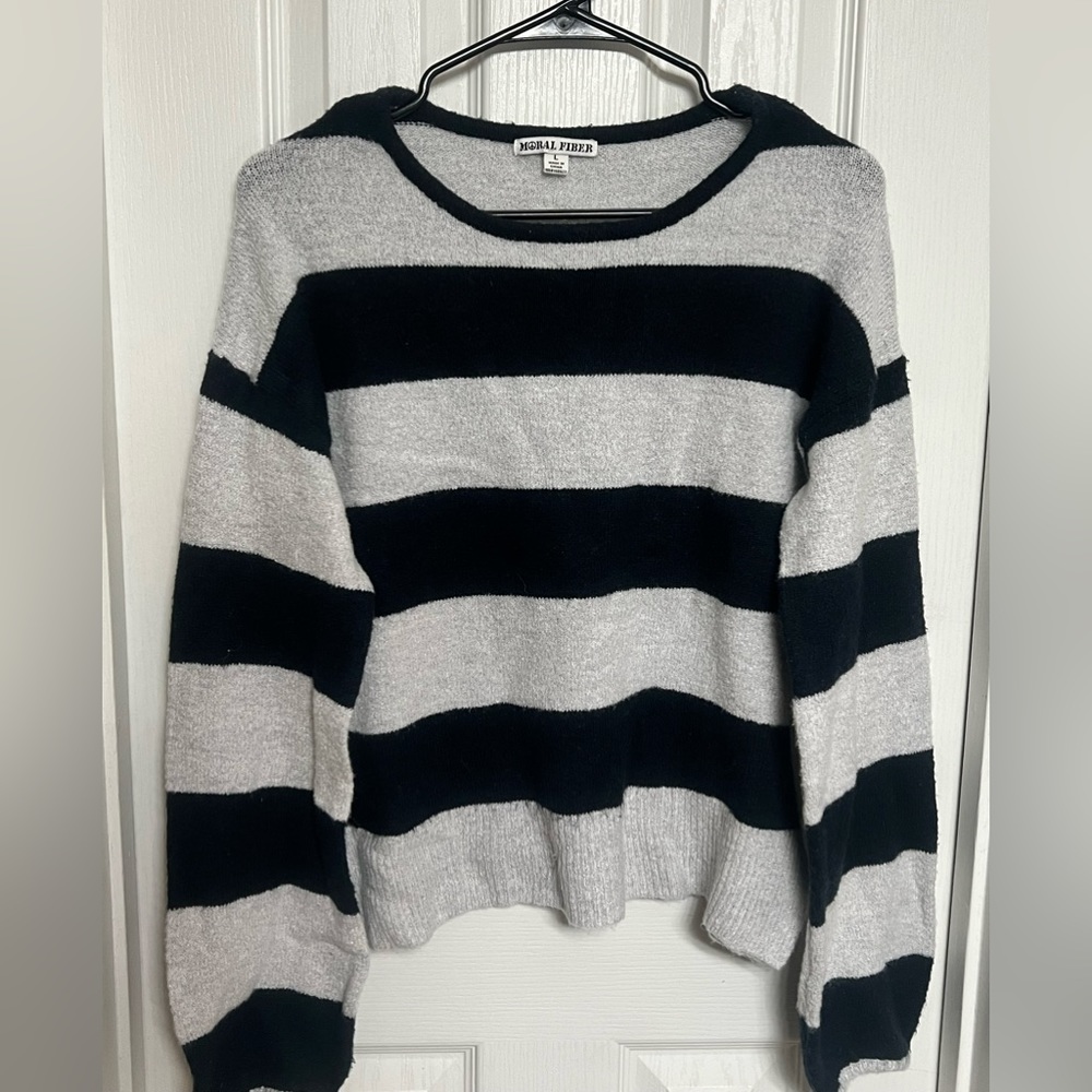 Black & Gray Striped Sweater. Women’s Size L